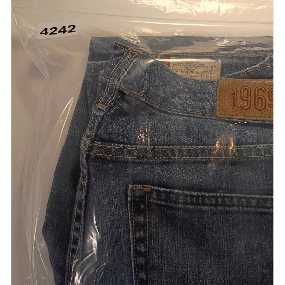 Gap 1969 Classic Fit Blue Jeans Medium Wash Straight Leg Stretch Denim Men's